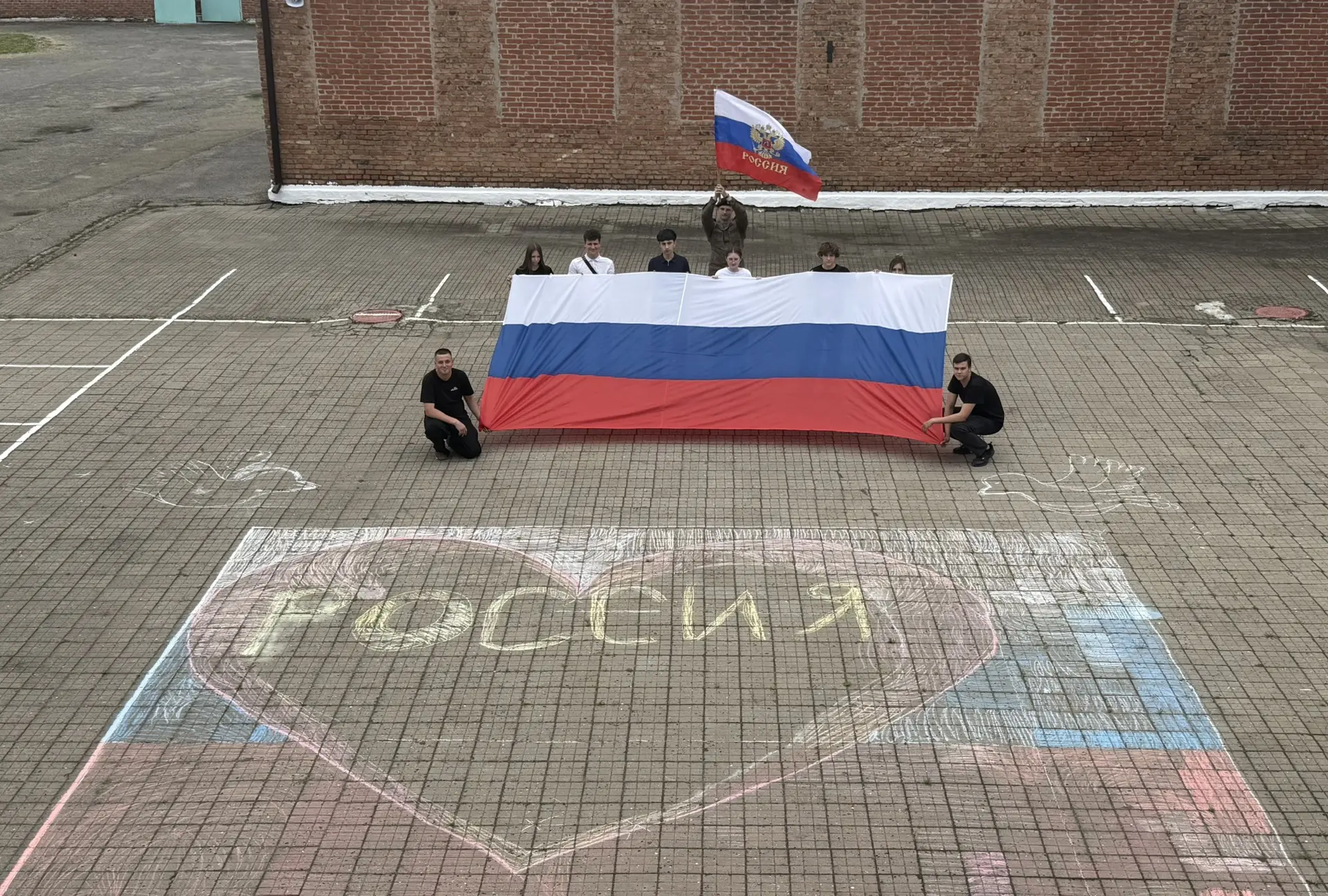 🇷🇺 Акция «Россия — это мы»

В преддверии Дня России студенты Кореновского автомеханического техник