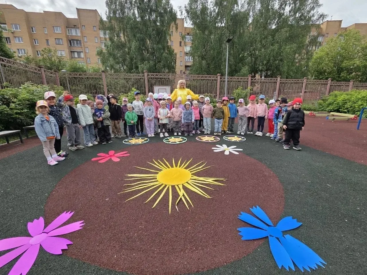 🌻ПЕРВЫЙ ДЕНЬ ЛЕТА В ДОШКОЛЬНЫХ ОТДЕЛЕНИЯХ

Накануне Международного дня защиты детей в дошкольных от
