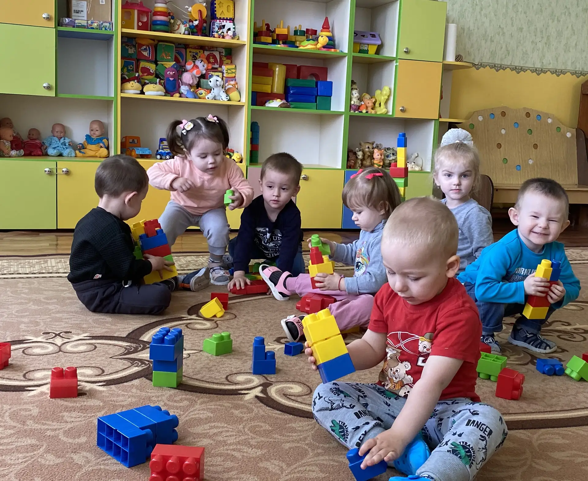 Одним из наиболее любимых для ребёнка занятий является конструирование. 
В процессе конструирования 