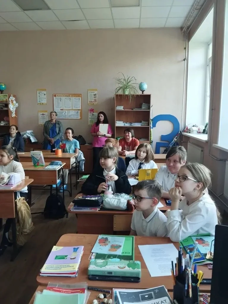 Насыщенный май был у ребят 3 б класса МБОУ " Богданихская СШ". Поездка в Ивановский кукольный театр 