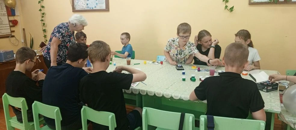 Третий день лагеря-10 июня💥Тема дня "День России"🇷🇺🇷🇺🇷🇺 К нам в гости пришла библиотекарь Уск