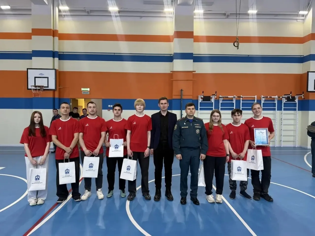 Завершились окружные соревнования «Школа безопасности». В напряженной борьбе приняли участие 14 кома