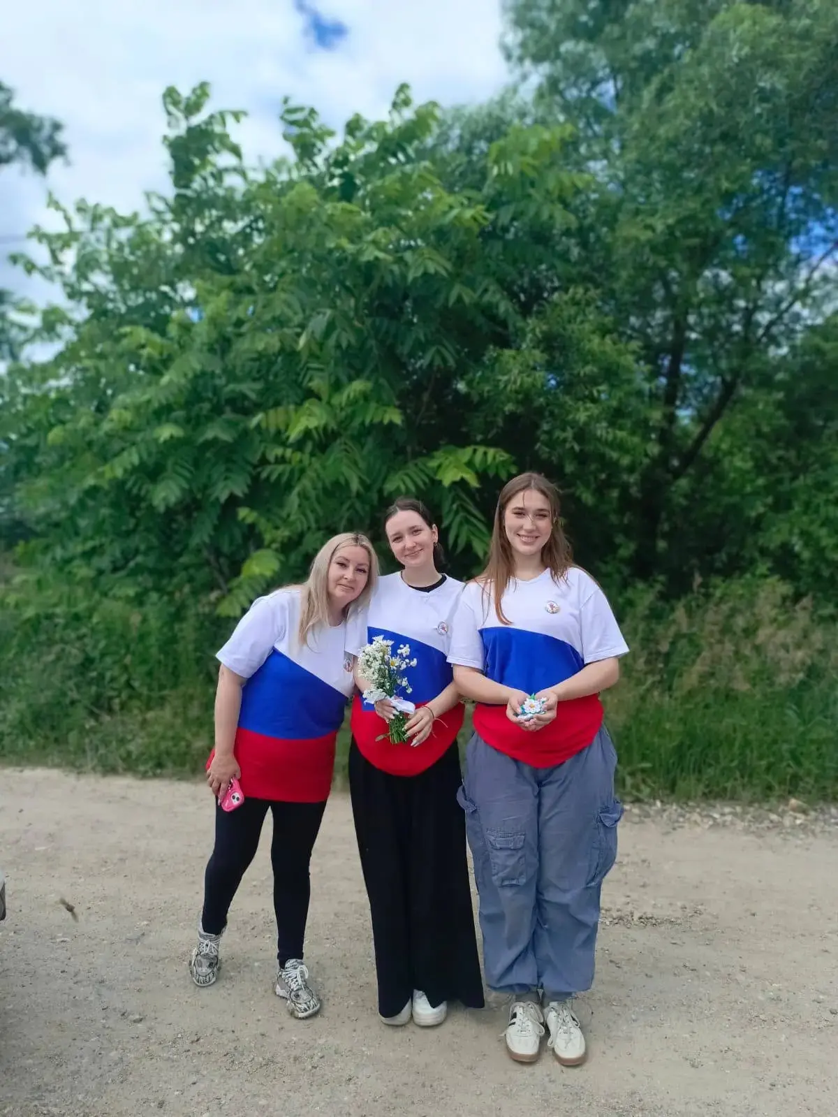 🌟 Дорогие Волонтёры Смидовичского района!

Сегодня мы чествуем вас, вдохновляющих и отзывчивых жите