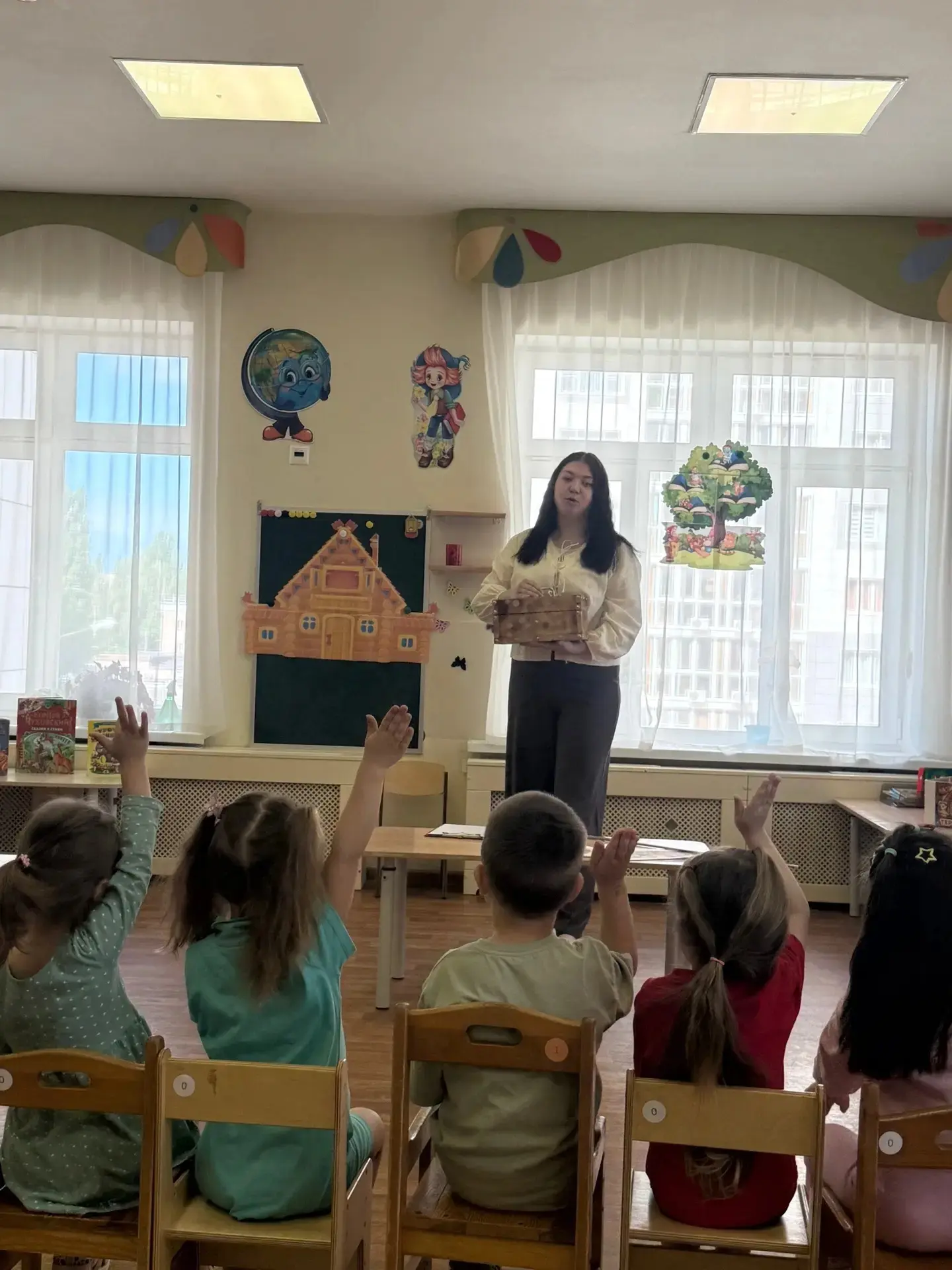 📚 Путешествие по сказкам в нашей младшей группе! ✨

На днях в нашей группе прошло  познавательное о