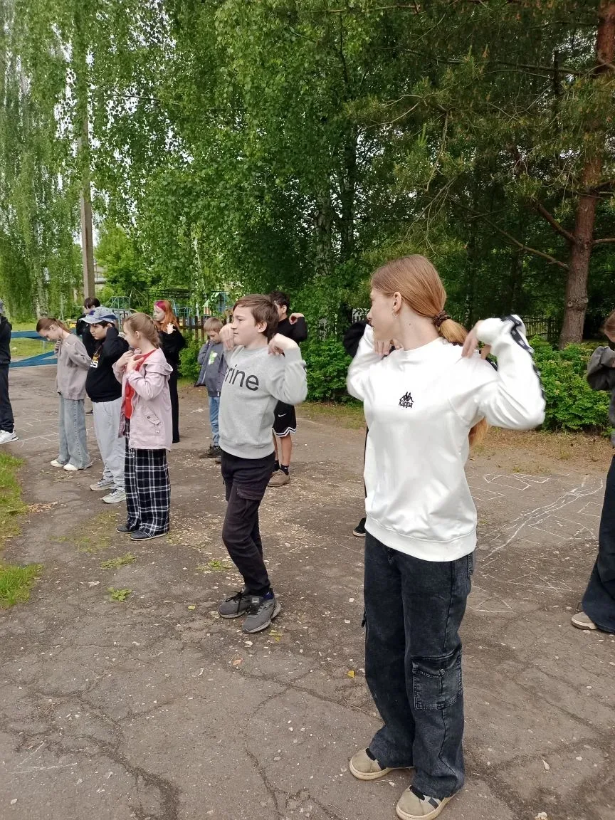🌿 ЛАГЕРЬ "ЮНЭК". ДЕНЬ ВТОРОЙ 

🇷🇺 Утро в нашем лагере традиционно началось с исполнения гимна Рос