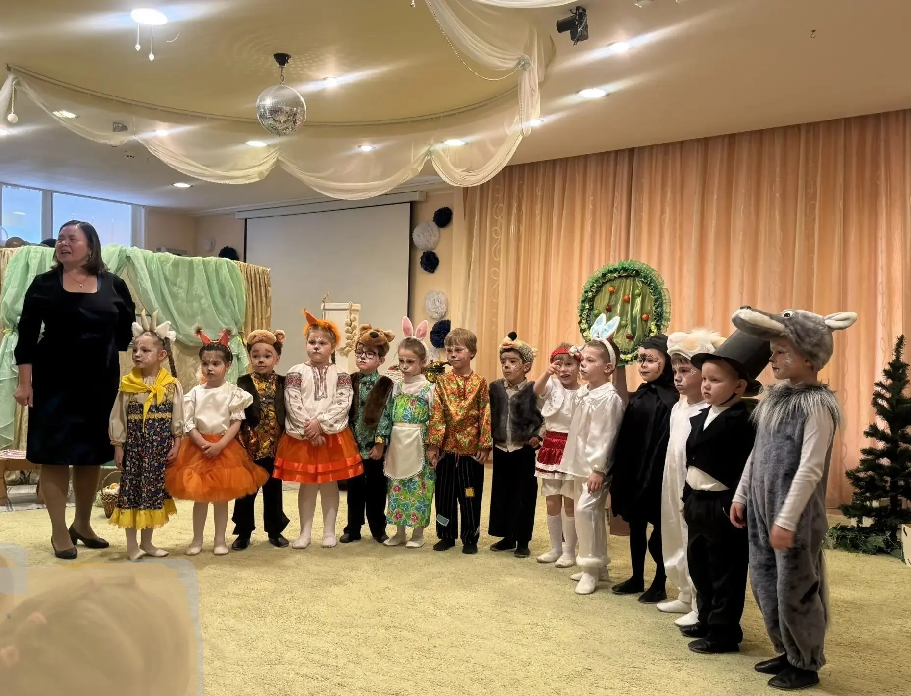 Сказка на сцене нашего детского сада! 🎭

Вчера в нашем саду царила настоящая волшебная атмосфера! �