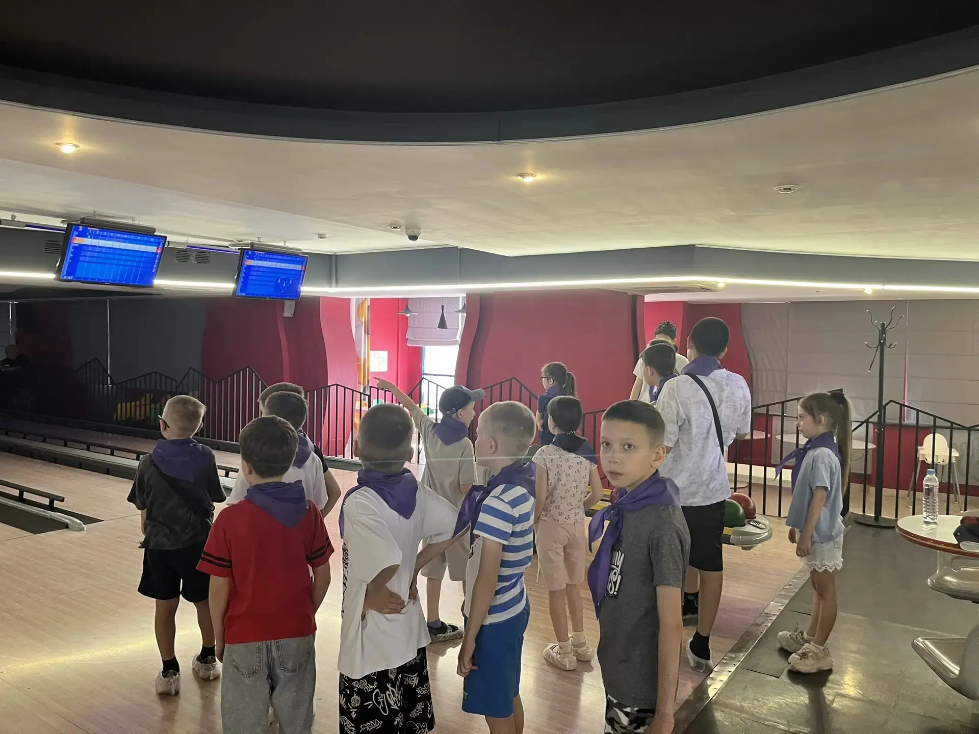 🎉 Восьмой день лагеря: страйки, смех и море позитива! 🎉
Сегодняшний день получился по‑настоящему я