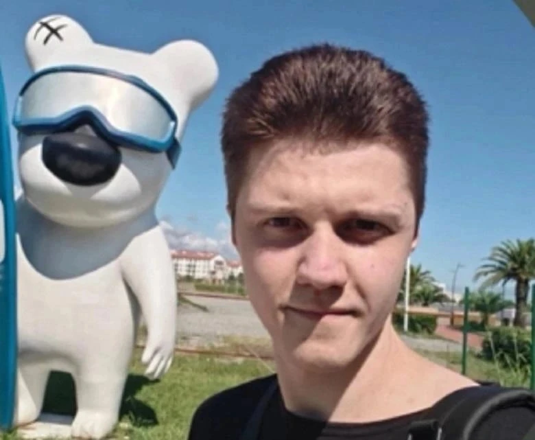 ⚡️ В Москве пропал 24-летний уроженец Иловлинского района Андрей Кравцов. 

Парень приехал в столицу