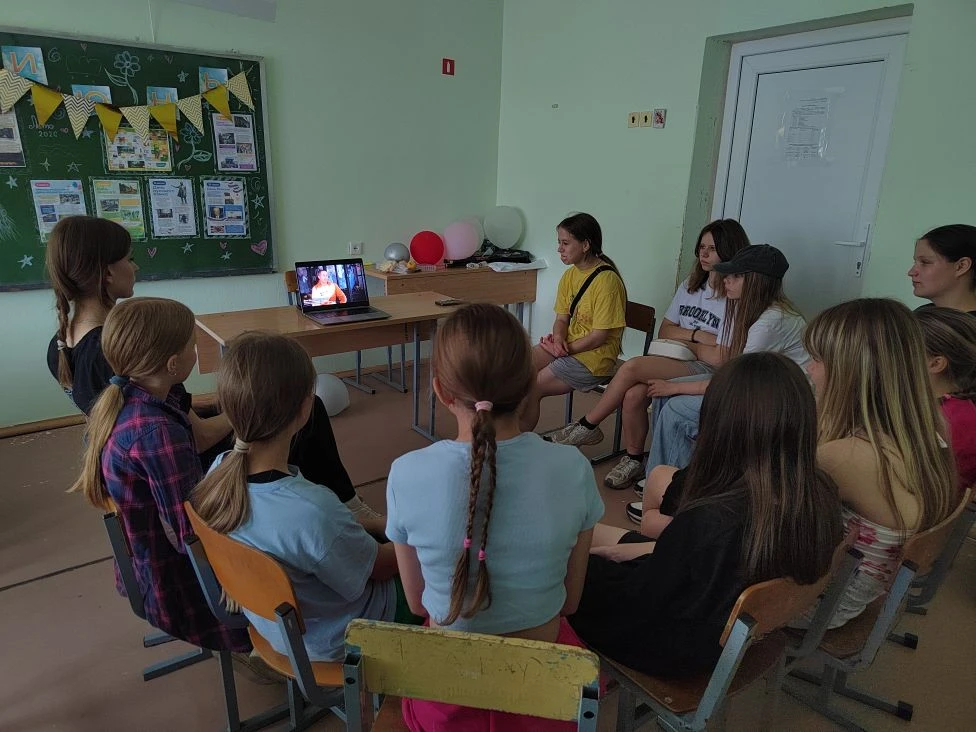 🚫 Важный разговор в «Лето Первых – 2026» 🚫

🧠 Сегодня в нашем лагере случился не просто киносеанс