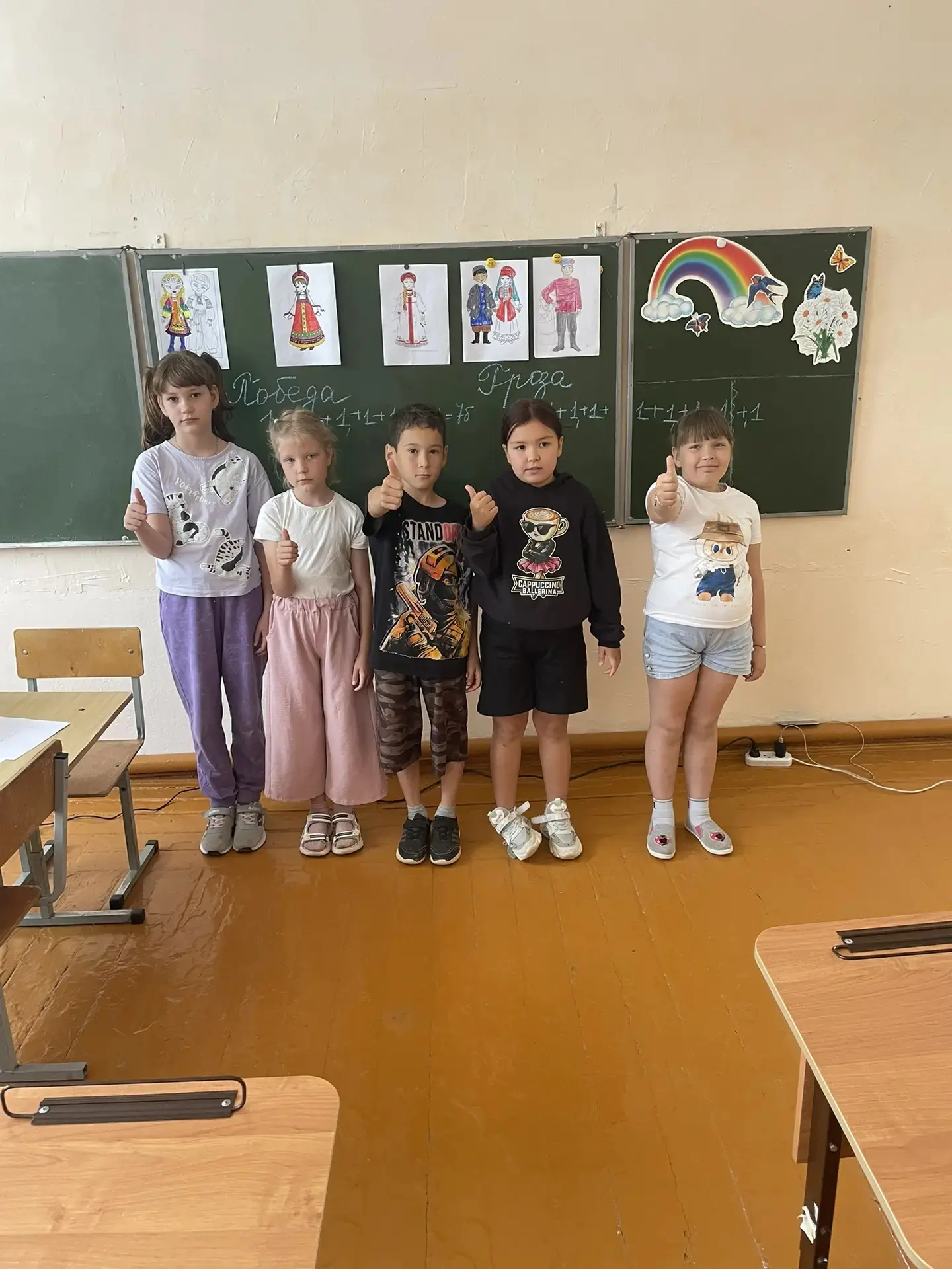В пришкольном лагере "Шторм" началась очередная неделя. Сегодня ребята с удовольствием поучаствовали