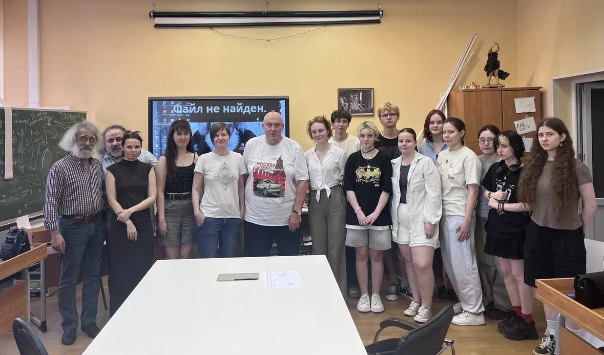 👏Студенты кафедры Дизайна и ДПИ встретились с кинооператором Шандором Беркеши 

Шандор Беркеши - вы