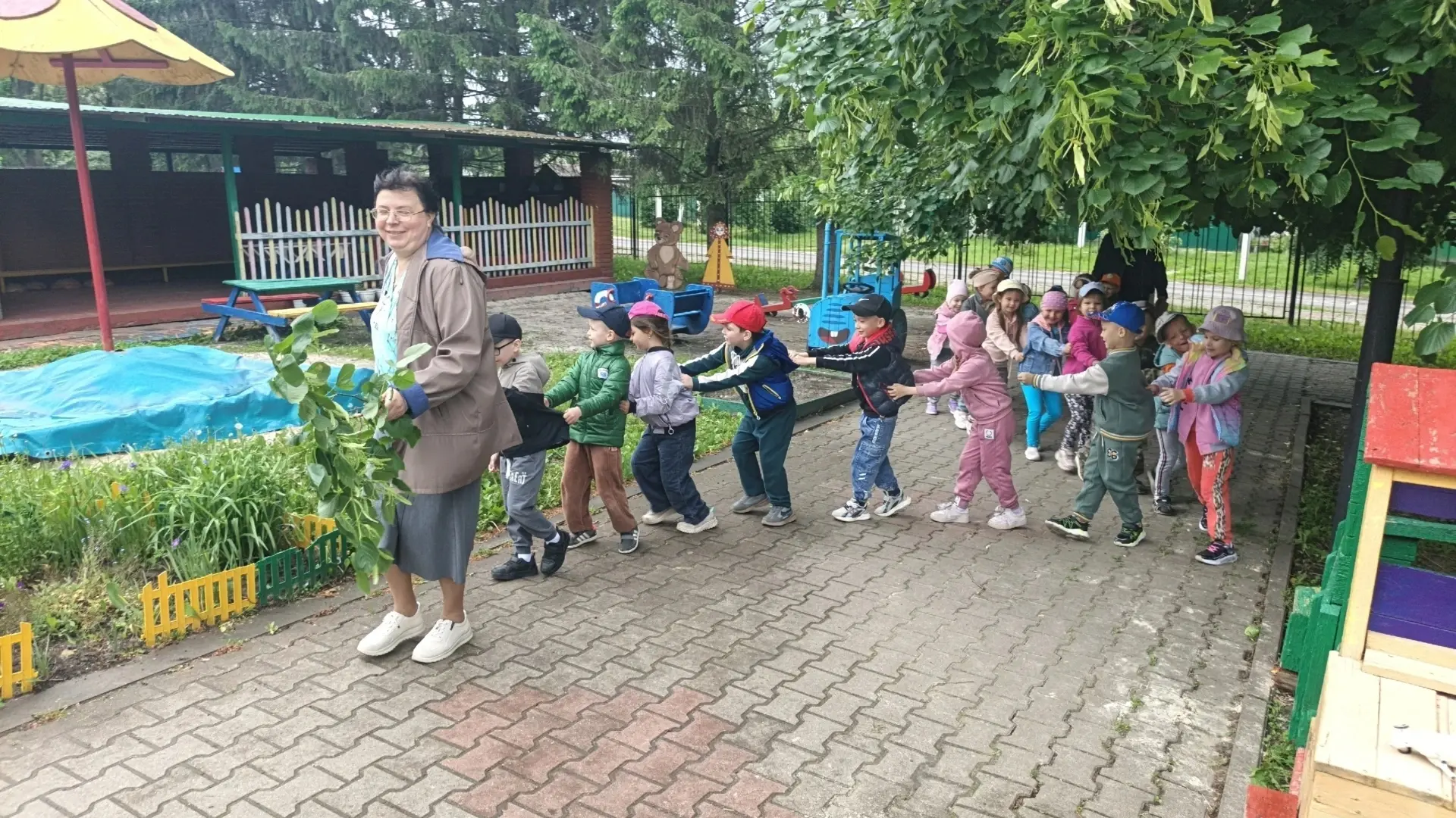 🌿🌸В рамках реализации годового плана, совместно с методистом МБУК ЦНТ ИМО Реутовой Е.И. и сотрудни