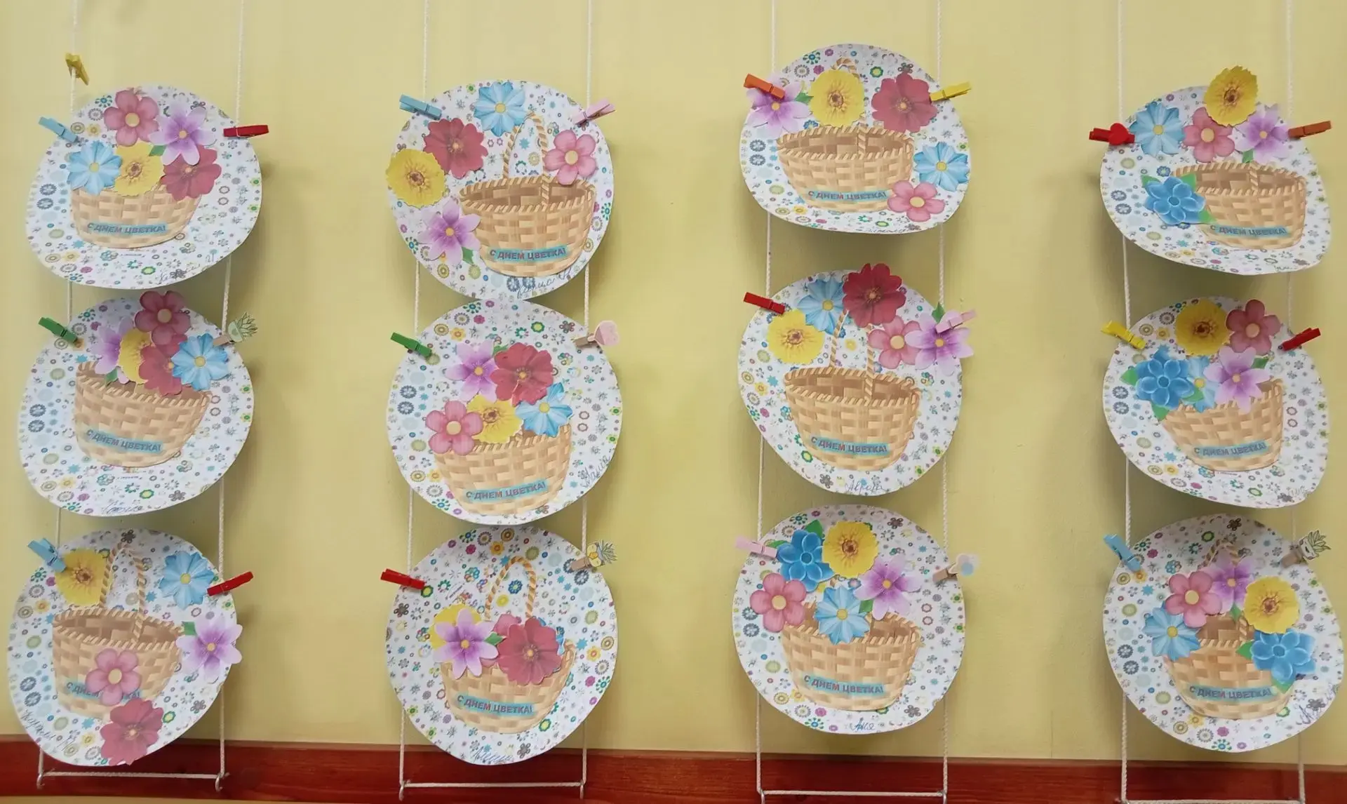 💐 С Днём цветка! 21 июня — день, когда мир становится чуточку ярче и добрее.

Цветы — это улыбка пр