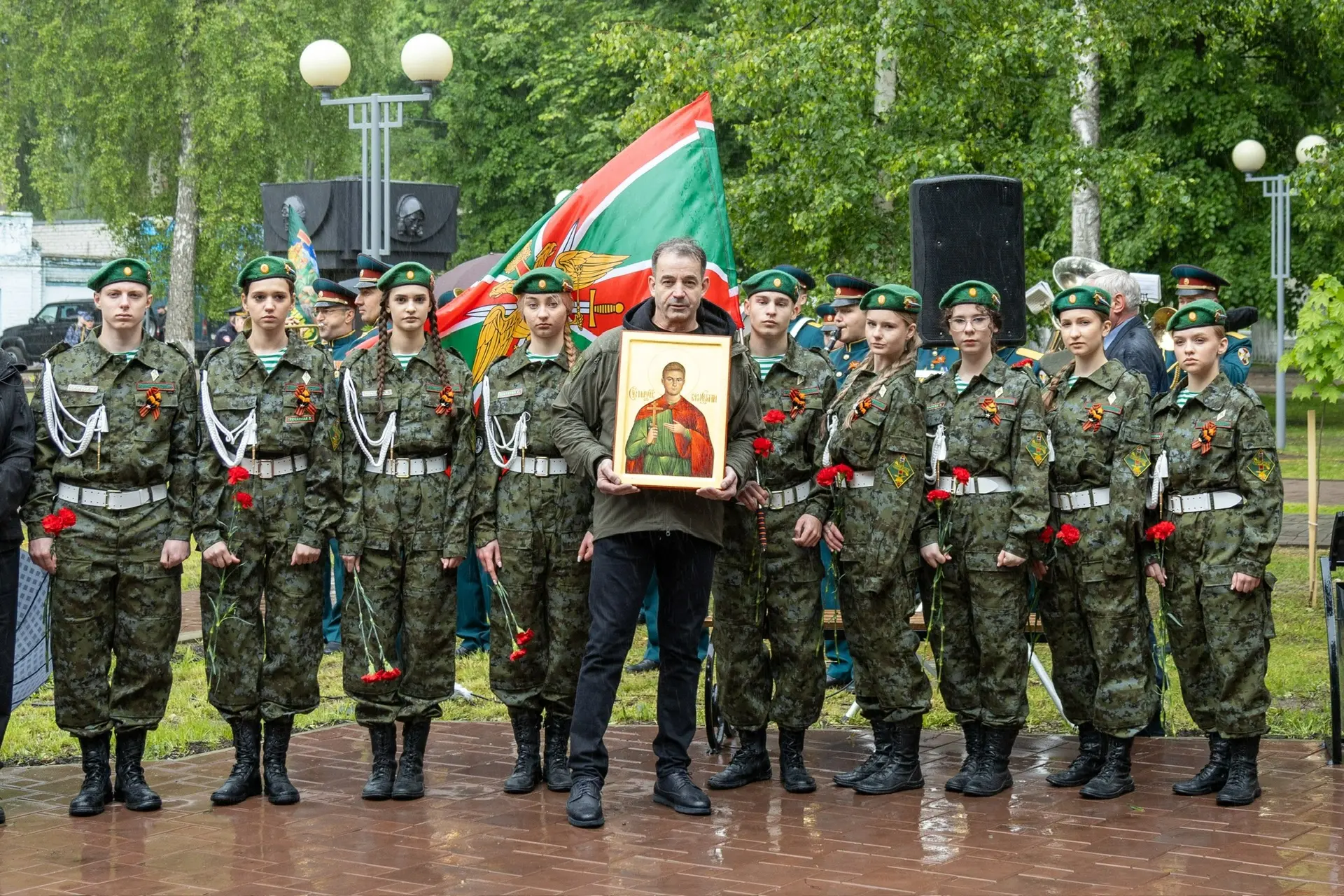 🇷🇺 28 мая, в День пограничника, ребята из военно-патриотического клуба «Доблесть» вместе с руковод
