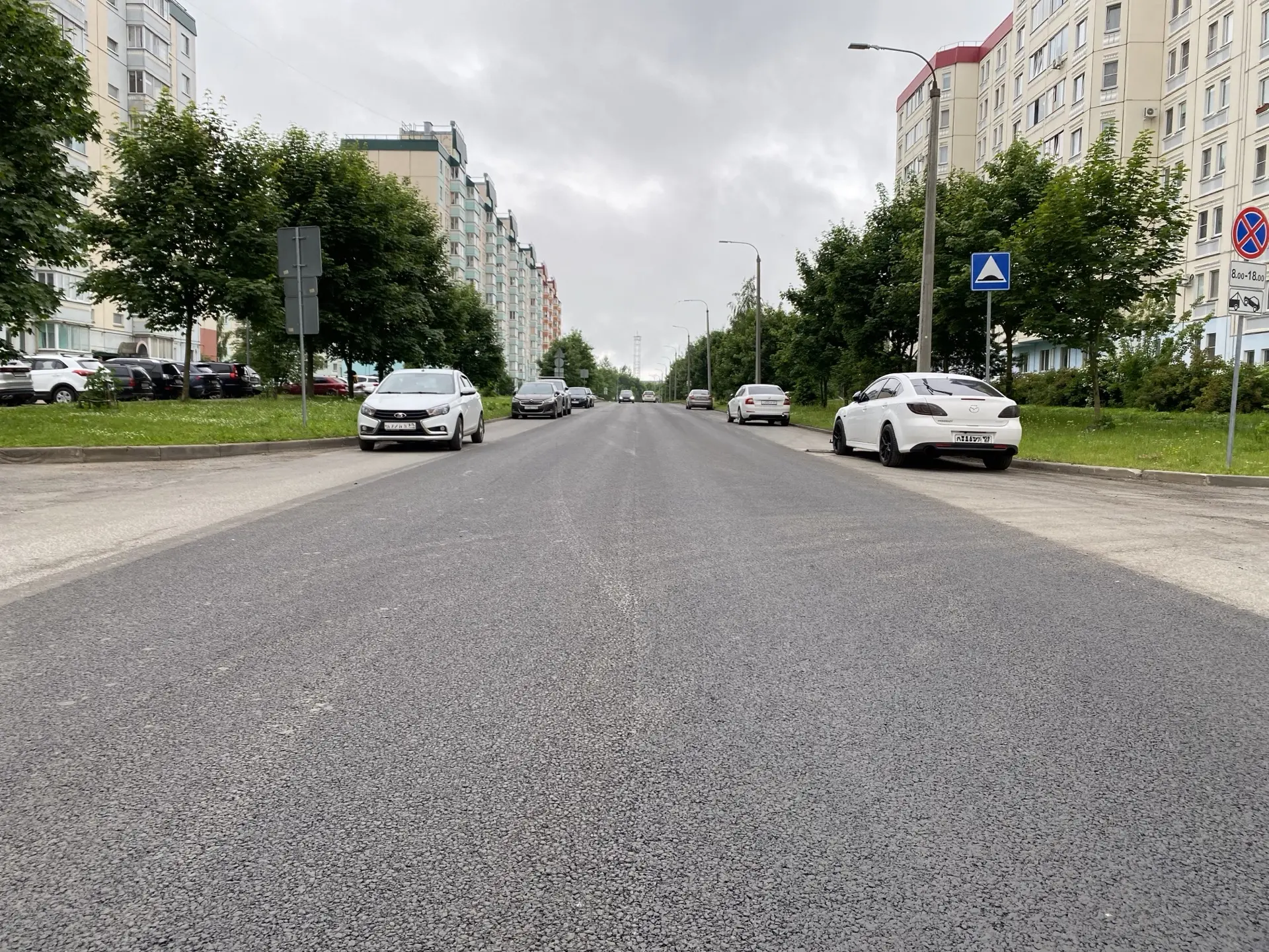 Изношенные слои асфальта восстановлены ещё на нескольких улицах города✅️

🚜 Подрядная организация в