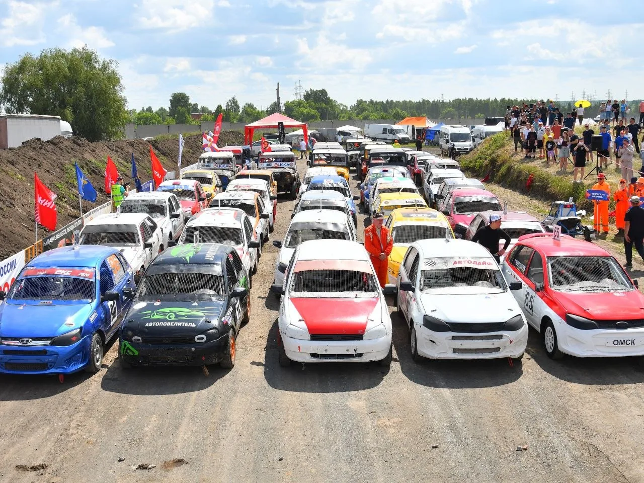 🏎️Чемпионат России по автокроссу-2026 пройдет в Омске уже завтра. Вход свободный (0+).

На автодром