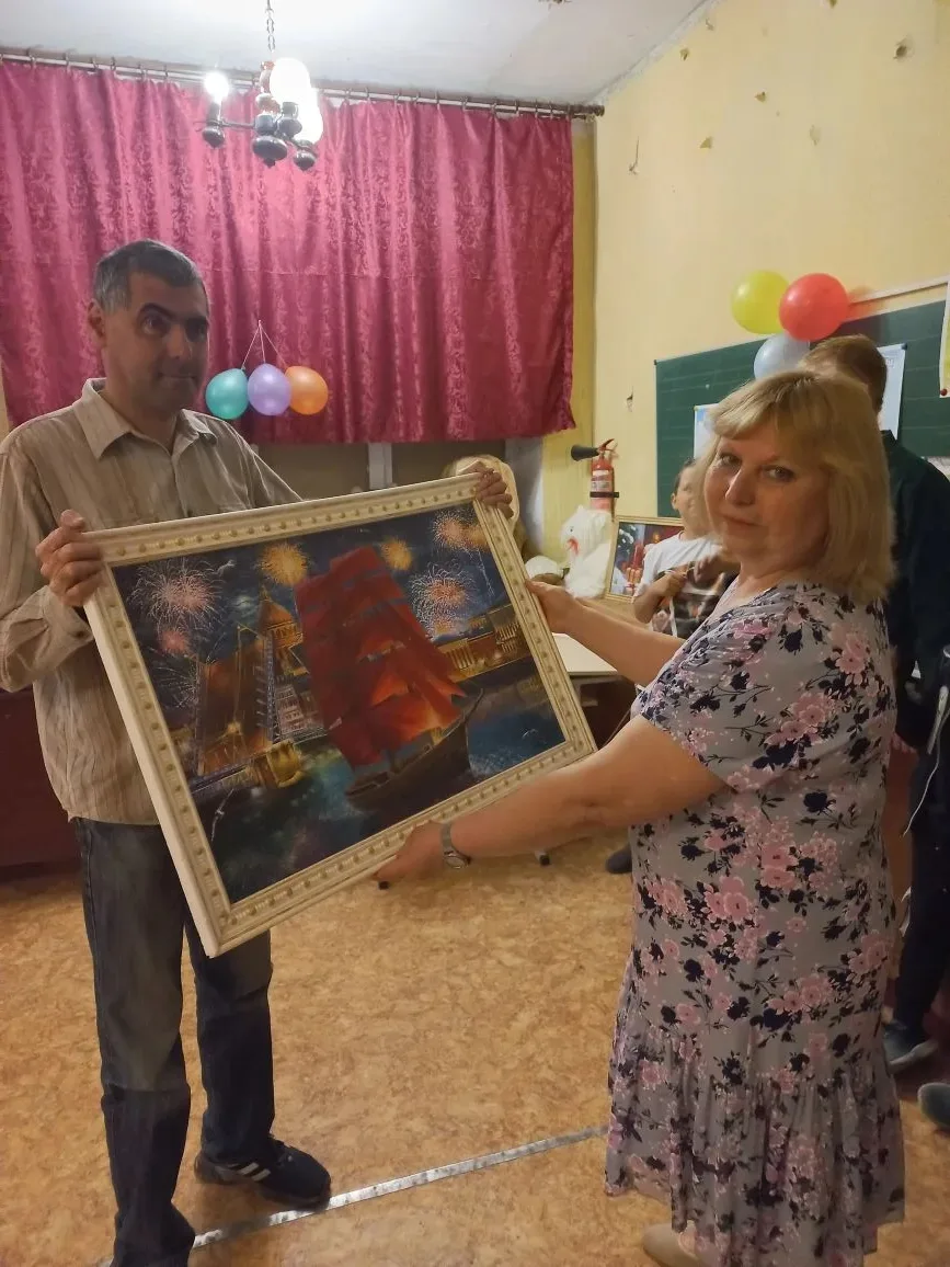 2 июня в Светлодарском городском Доме культуры п.Новолуганское прошла необычная и яркая игровая прог