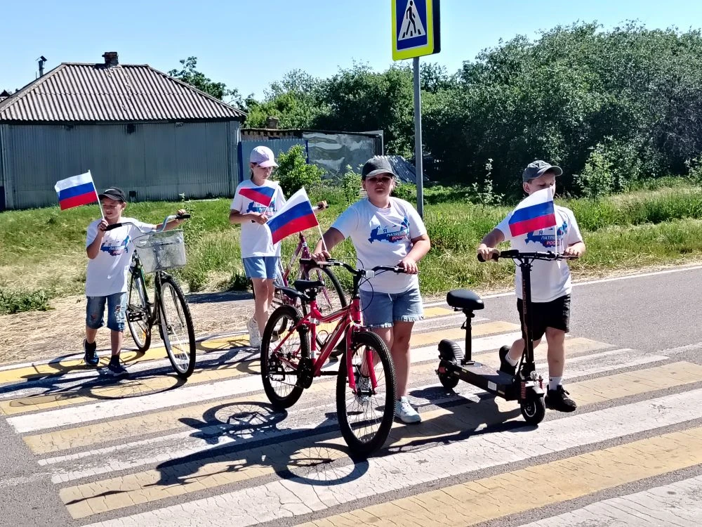🇷🇺 "Орлята" пронесли триколор по родному селу: яркий велопробег в честь Дня России!

‼️ В преддвер