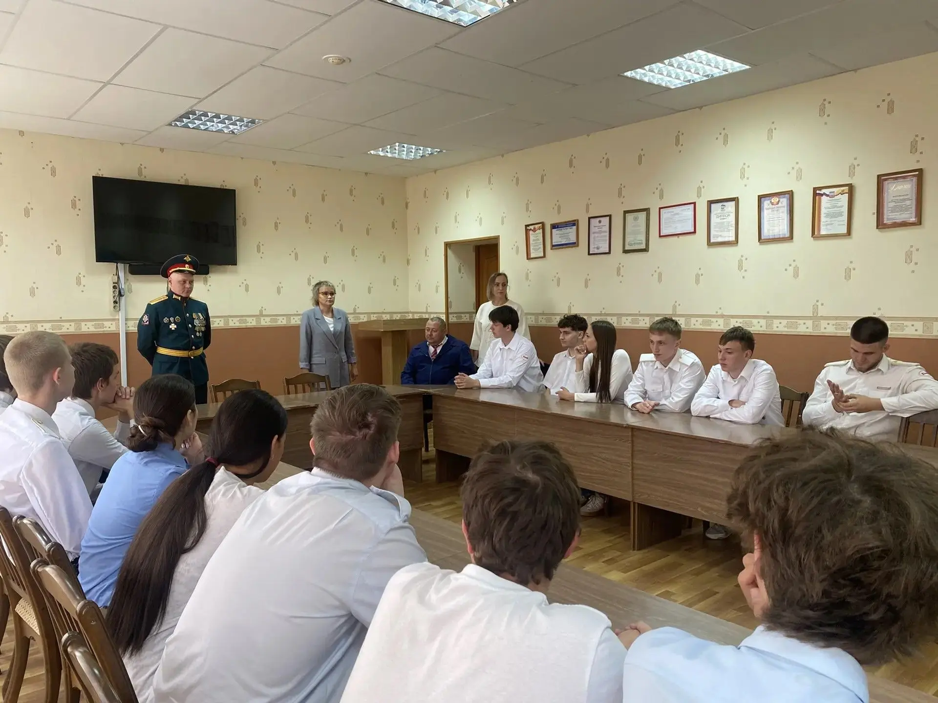 Герой среди нас: студент-заочник АТЖТ рассказал о боевом братстве
 
          В жизни Алатырского те