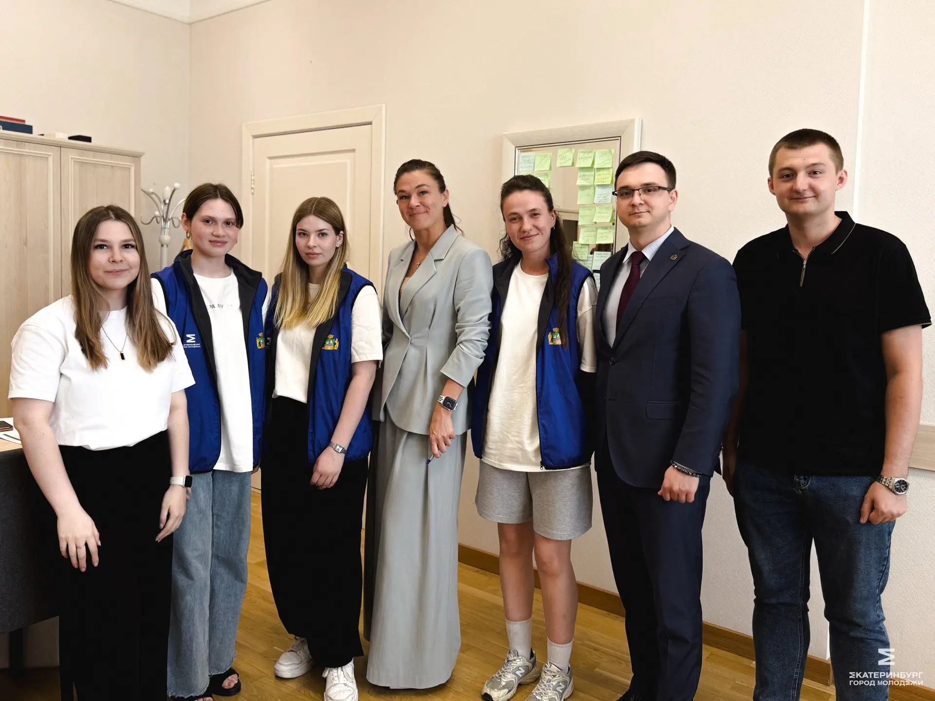⚡️ Заместитель Главы Екатеринбурга Марина Фадеева провела очередную рабочую встречу с добровольцами 