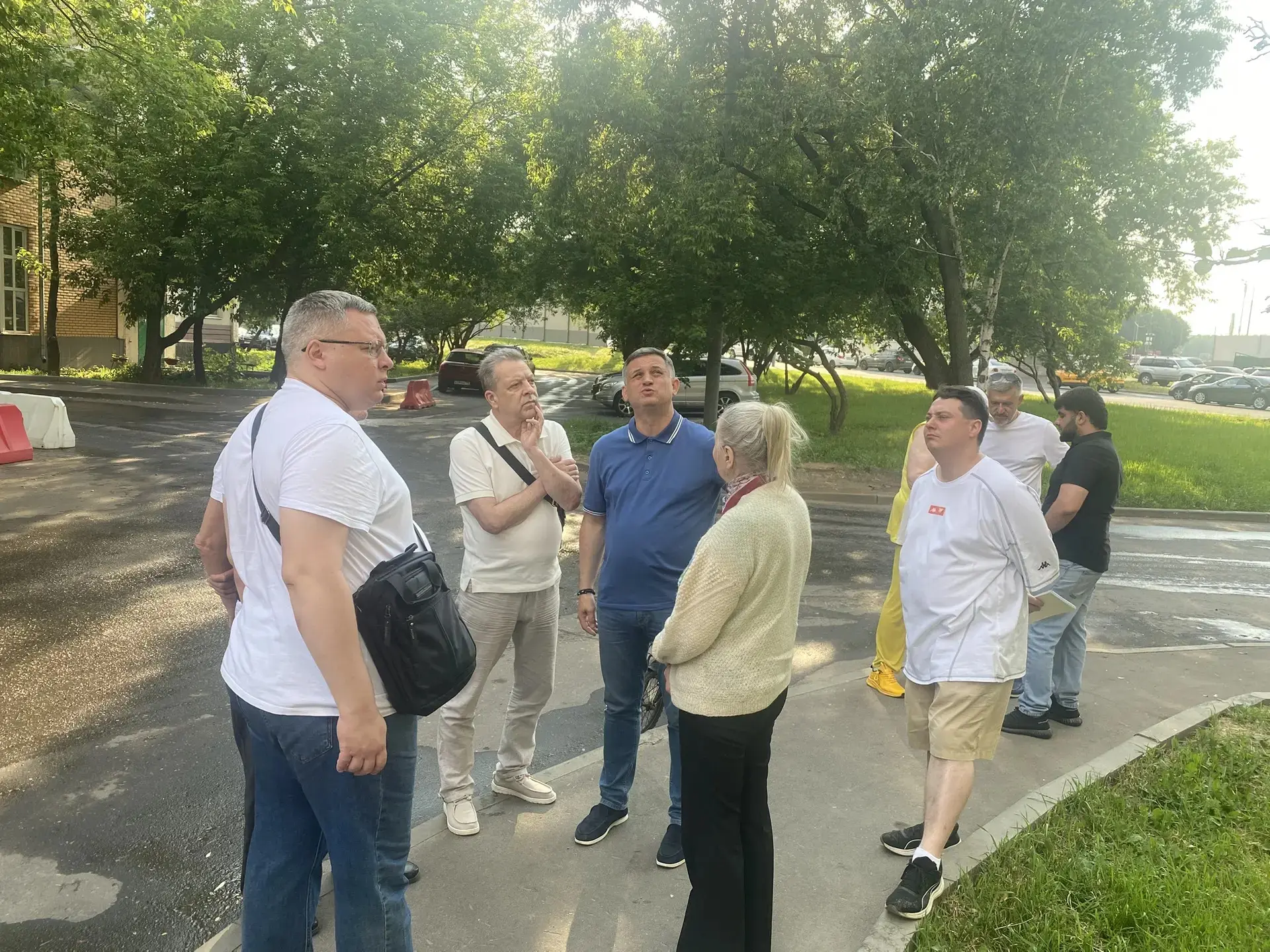 ⚡️ ИТОГИ ОБХОДА. 11 ИЮНЯ ⚡️

Глава управы Сергей Яровенко совместно с активными жителями провел обхо