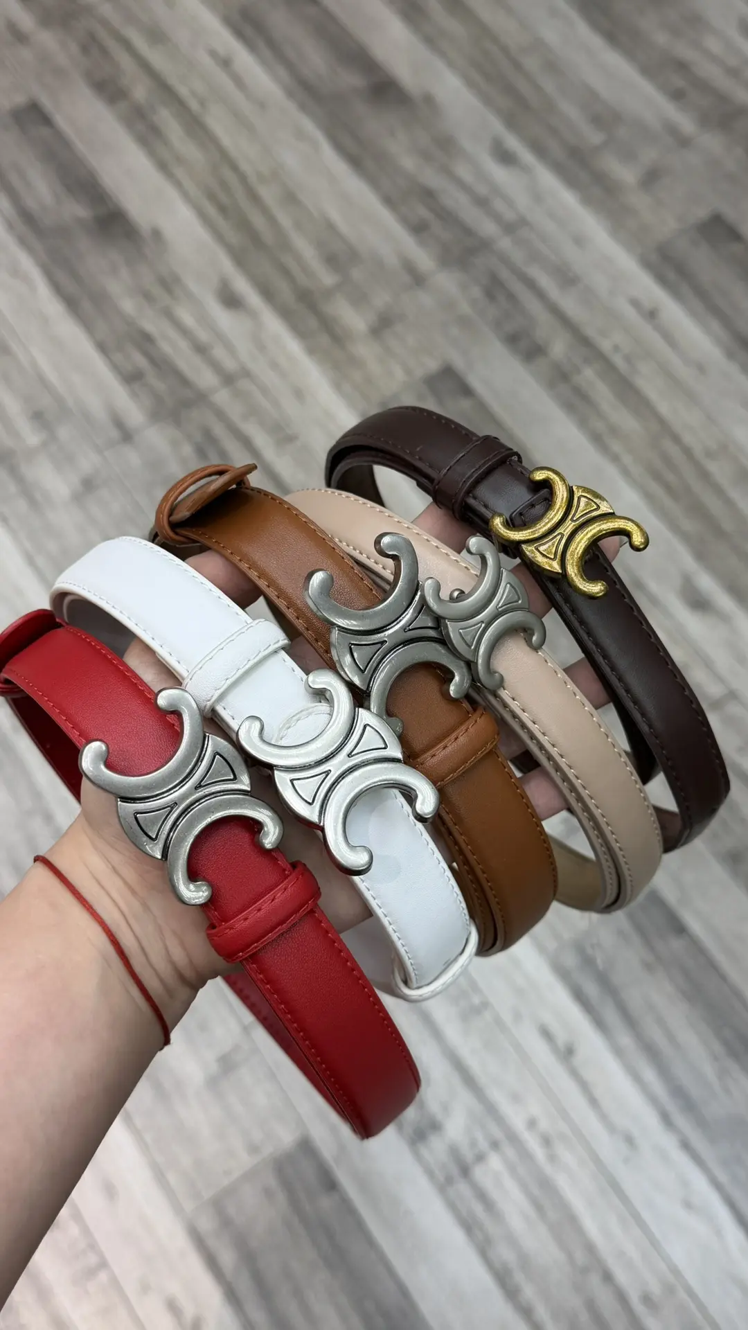 РЕМНИ CELINE /HERMES 

Большой выбор ремней 
Отлично пополнение к вашему образу 🍀🫶🏻

Стоимость 1.