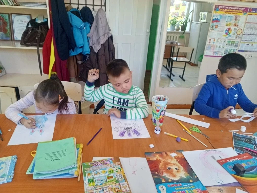 🎨 Аппликация по замыслу: полет фантазии и творчества!
Ребята получили возможность проявить свою фан