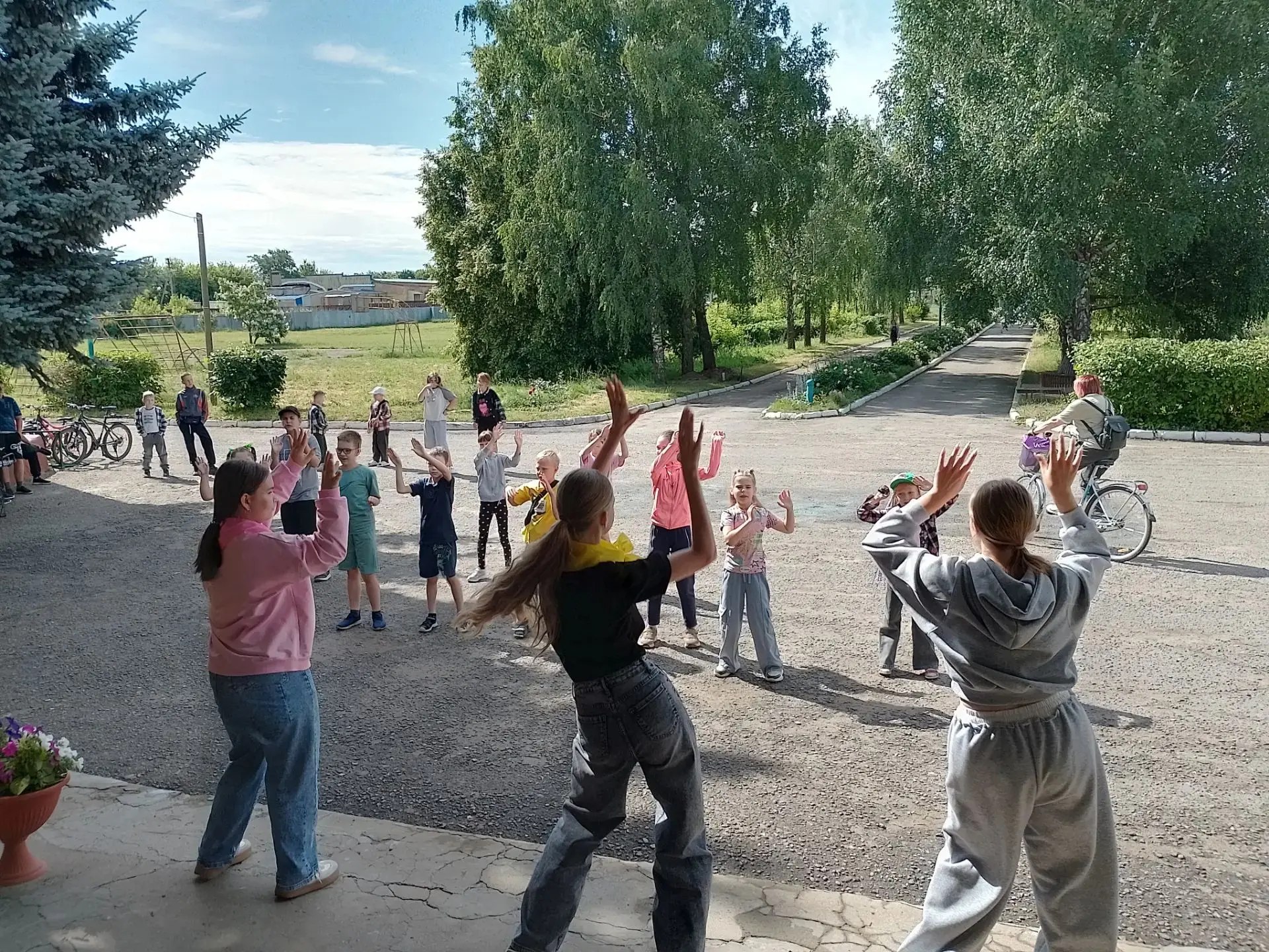 🌞День загадок и кроссвордов прошёл сегодня в лагере "Солнечный". 

После традиционных зарядки🏃‍♀️�