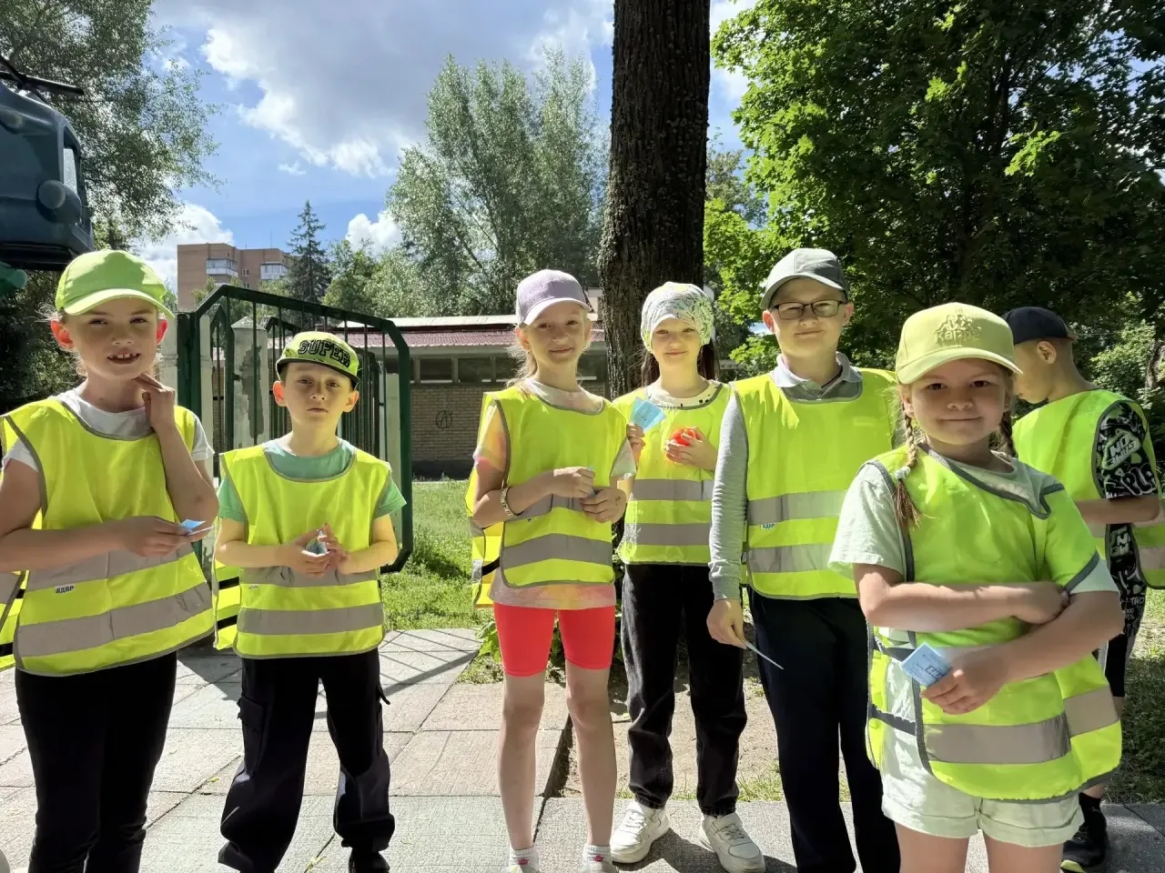 Первая неделя в лагере подошла к концу… 💛

Кажется, за эти дни мы успели прожить маленькую яркую жи