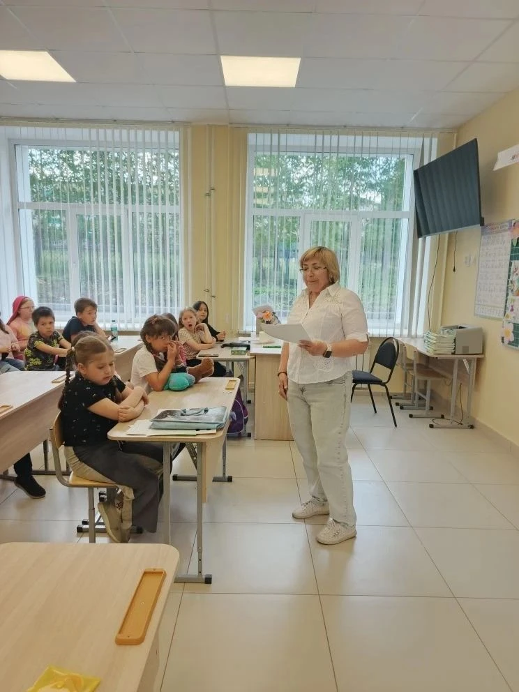 Хуснутдинова Л.Б. провела библиотечный урок в лагере "Планета Детства" . Дети познакомились жизнью и