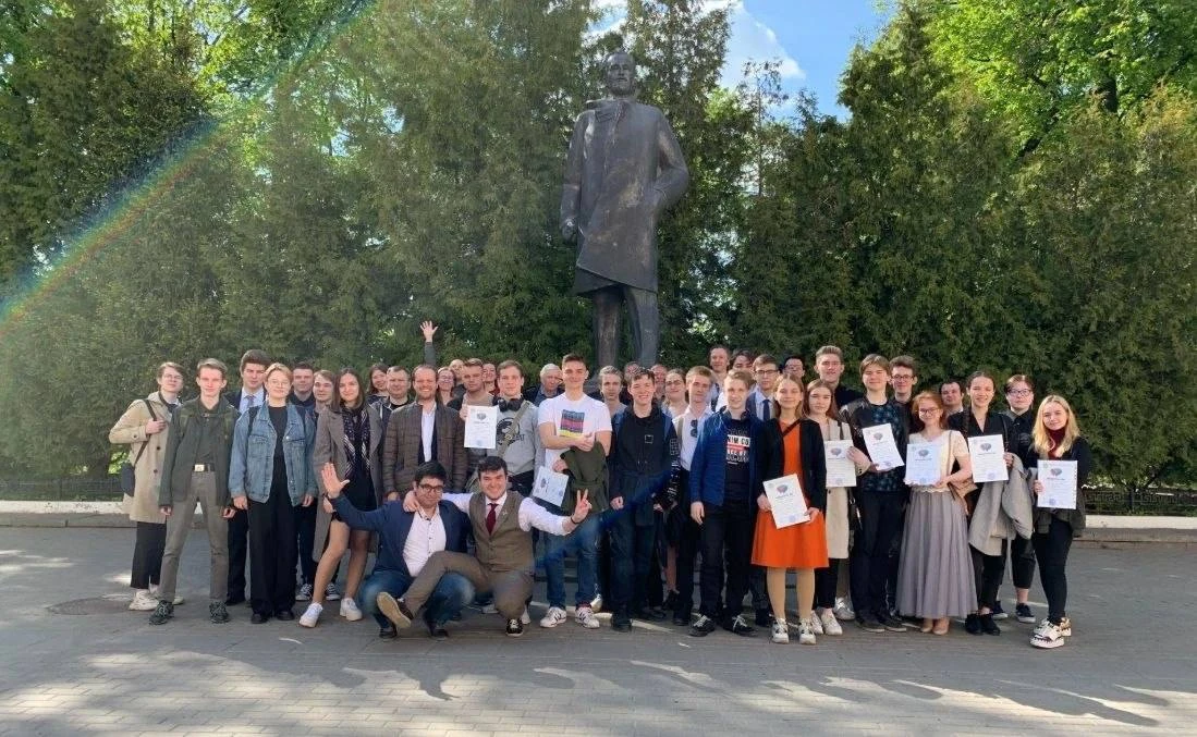 Свидетельства вручены, путь открыт!

🌠В Физико-математической школе при МГТУ им. Н.Э. Баумана отгре