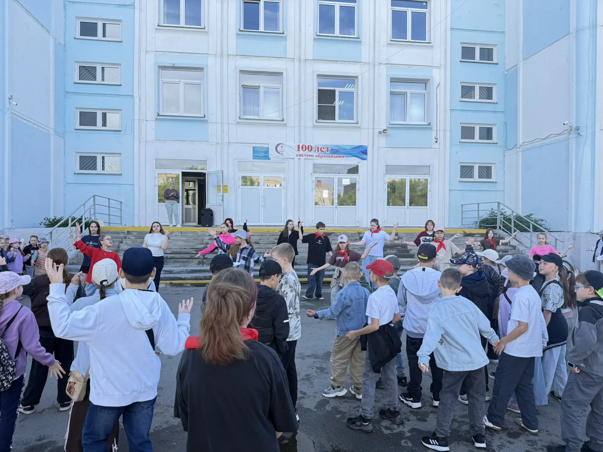 🎉 Первый день — он самый классный! Старт смены в школьном лагере! 🚀

Вот и пролетел первый день на