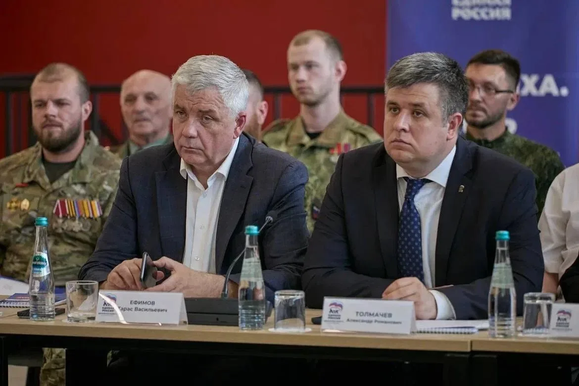 Принял участие в круглом столе, посвящённом вопросам социальной поддержки ветеранов Специальной воен