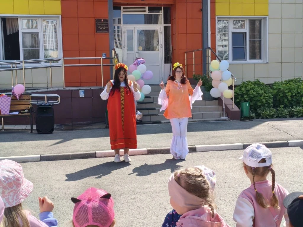 Сегодня в нашем детском саду ярко и весело отметили День защиты детей! 🎈

Ребята участвовали в заба