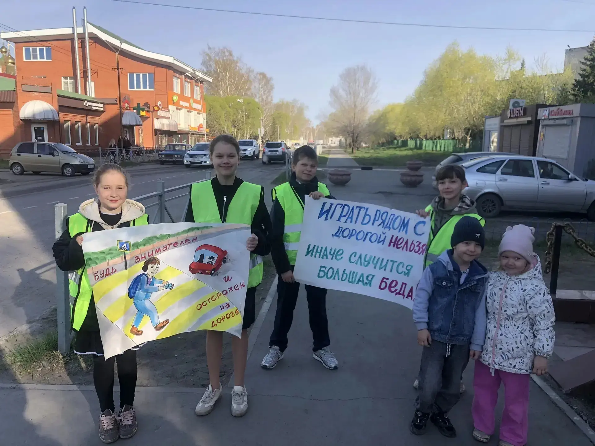 🚦 ПДД-контроль: как устроен наш ежедневный марафон безопасности!У нас в лагере правила дорожного дв