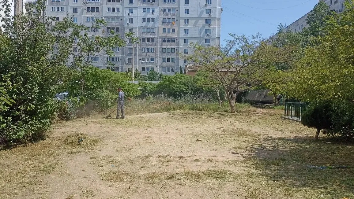 Доброе утро!

📌 продолжаются работы по покосу травы на ул. Астана Кесаева, д. 5/1.