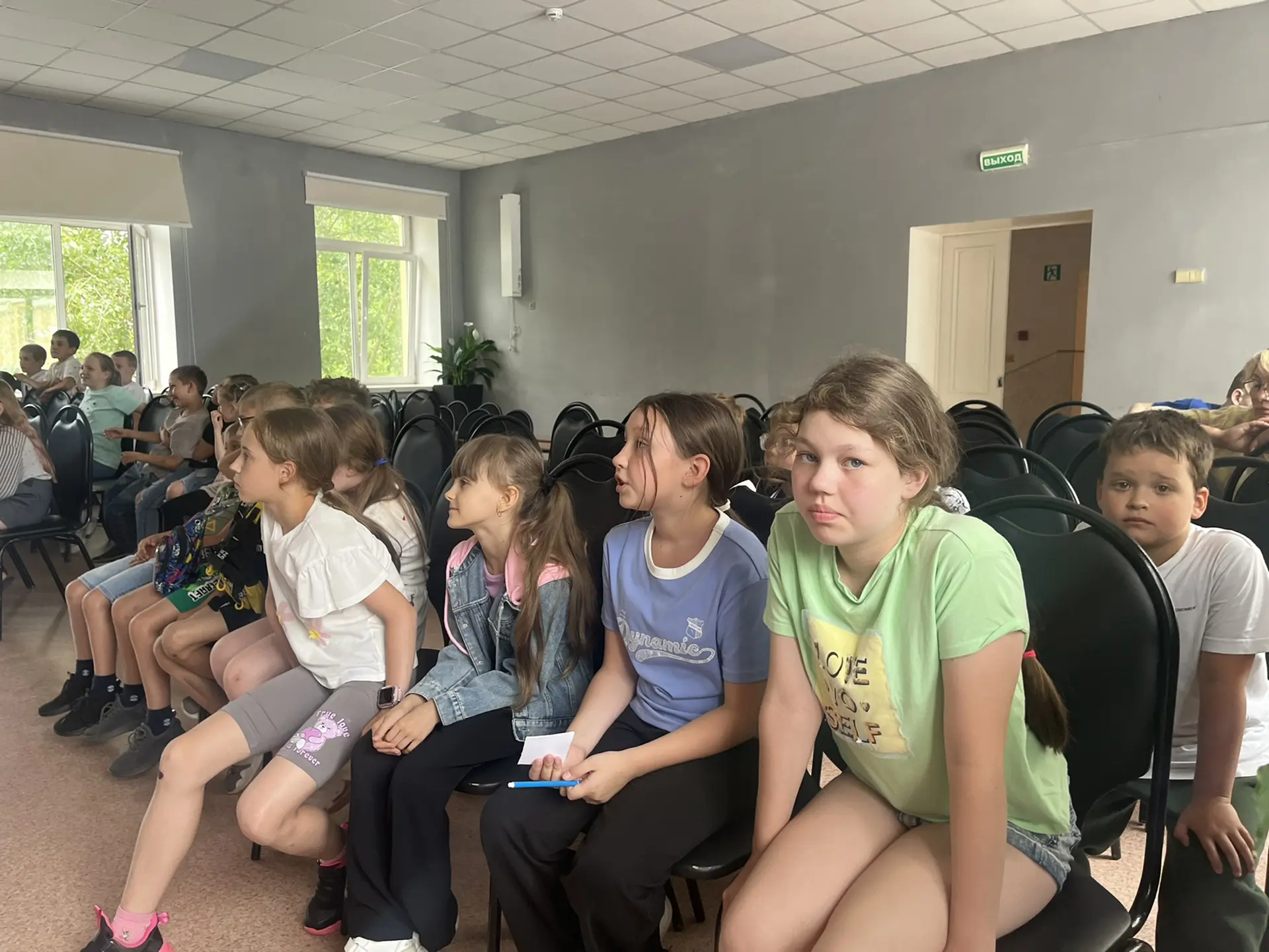 Яркий день в школьном лагере! 🌅
Вчера в нашем лагере произошло много интересного и увлекательного!
