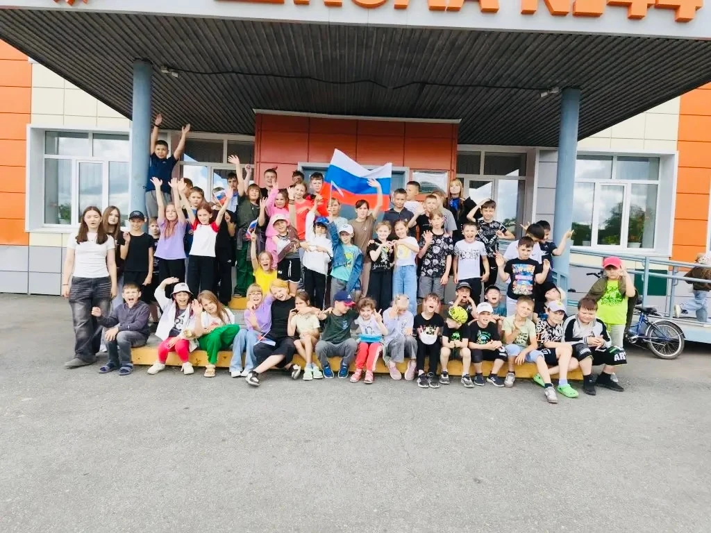День 9: вместе мы — сила! 
 
Наш день начался с бодрой зарядки, а после отряд разделился на два пути
