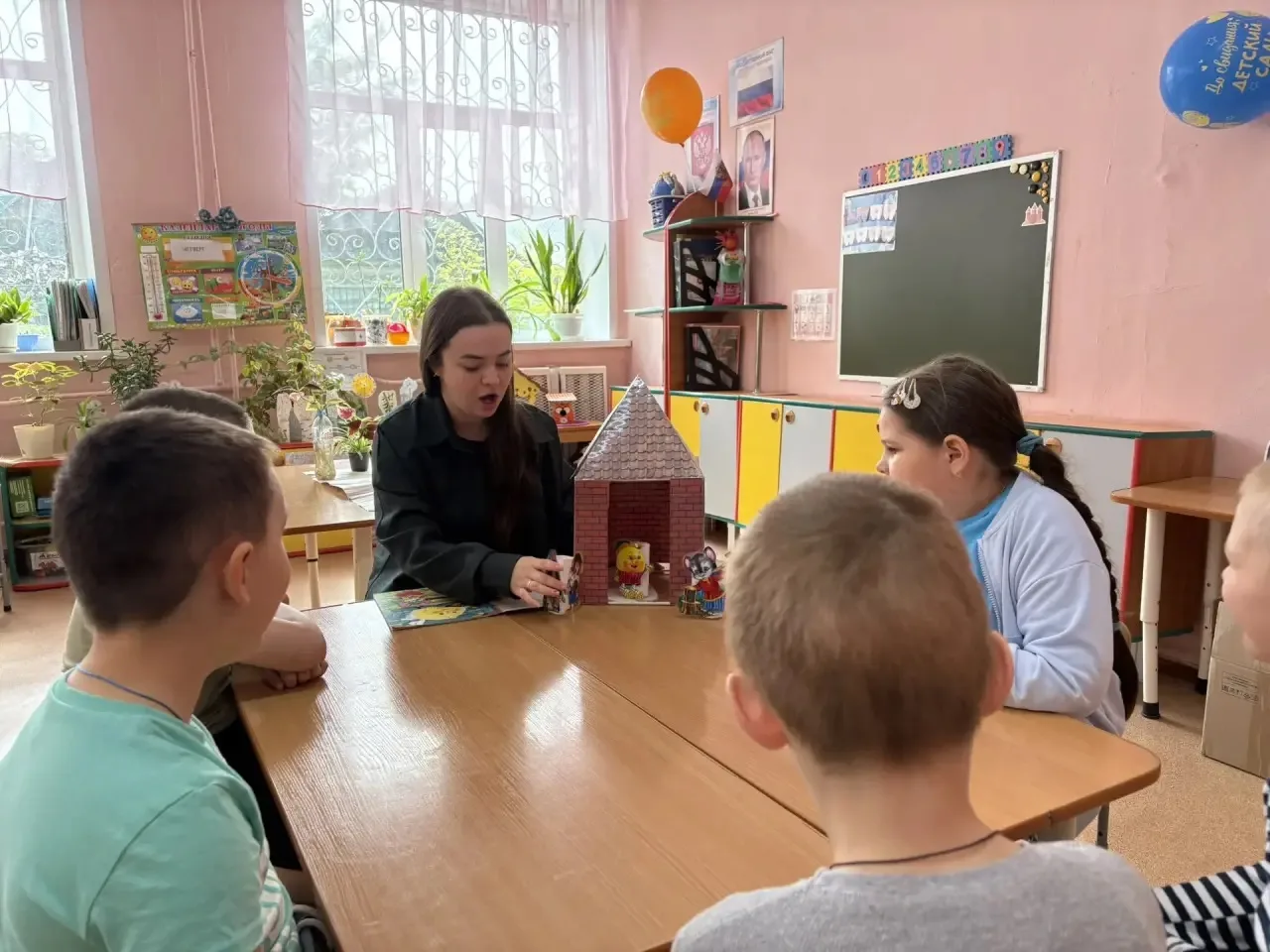 Понемногу будем делиться с вами своими буднями ☺️ 
Инсценирование сказки «Крылатый, мохнатый и масля