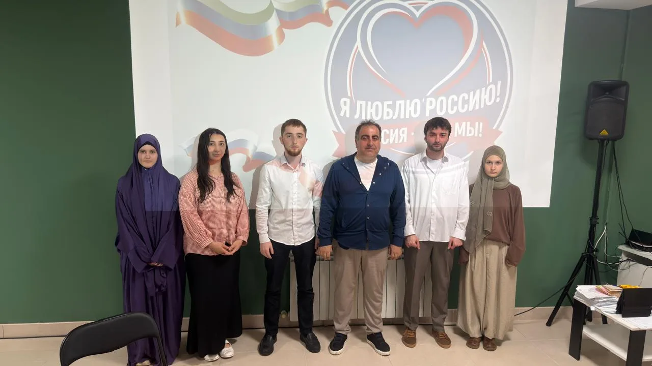 Студенты Гуманитарно-педагогического колледжа заняли 1 место в интеллектуальной игре, посвящённой Дн
