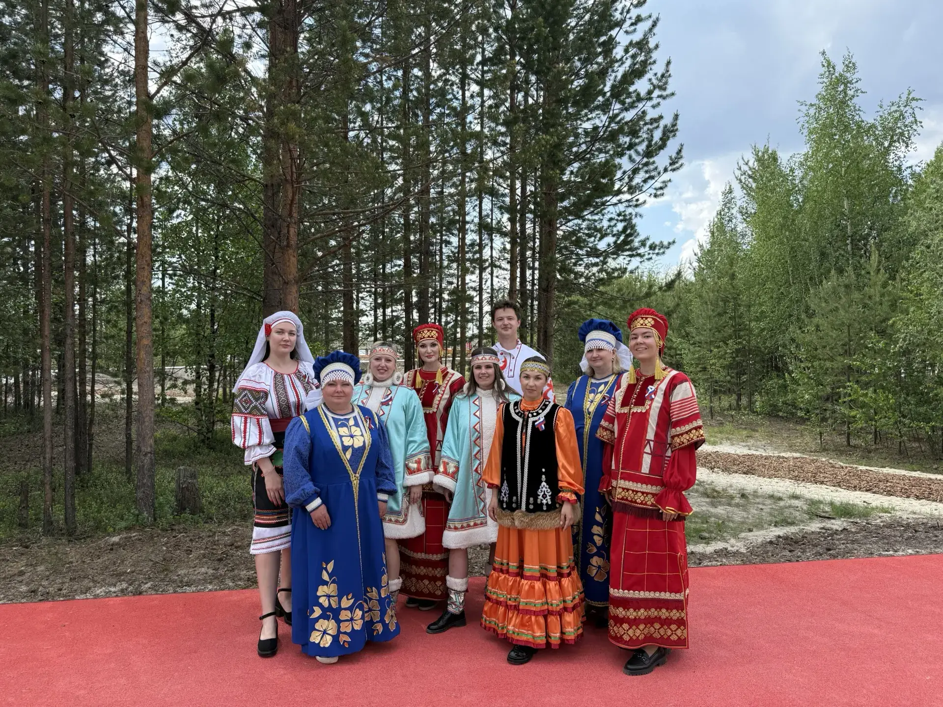 Коллектив нашей спортивной школы сегодня присоединился к главным торжествам, которые проходили в пар