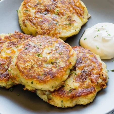 КОТЛЕТЫ ИЗ ТВОРОГА И ЯИЦ
Простое и вкусное блюдо с высоким содержанием белка

ИНГРЕДИЕНТЫ
✅ Творог —