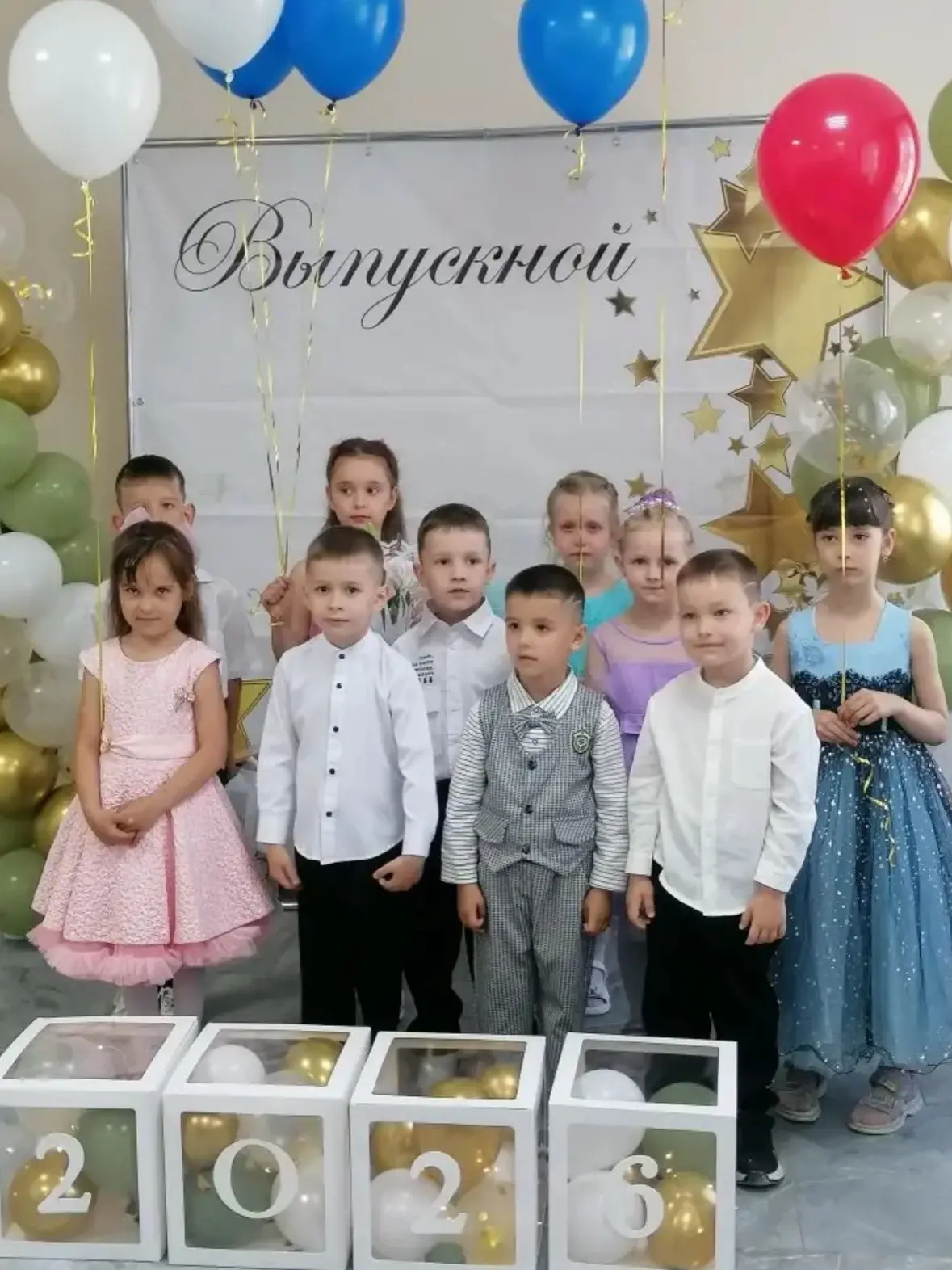 Выпускной бал «До свидания, Малышок» прошел во всех объединениях школы раннего развития🎉
Выпускной 