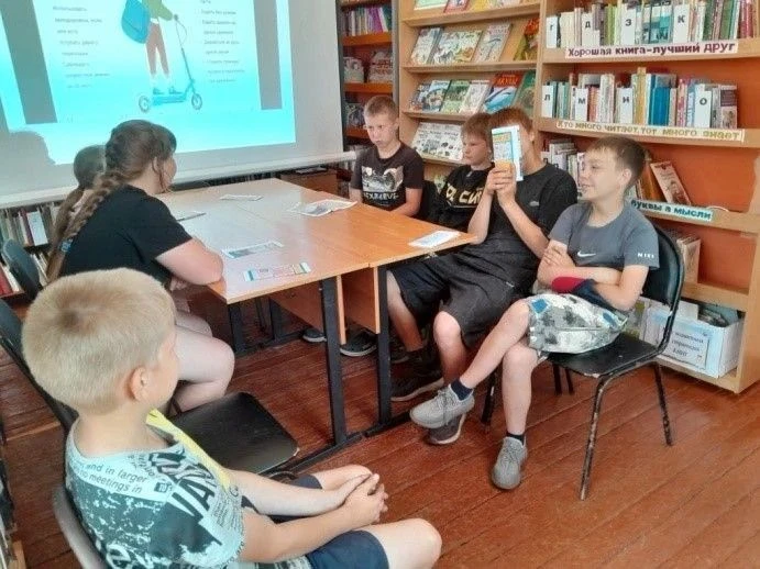 ☀️ В Привольненской библиотеке-филиале для детей прошёл час полезной информации «Мои безопасные кани