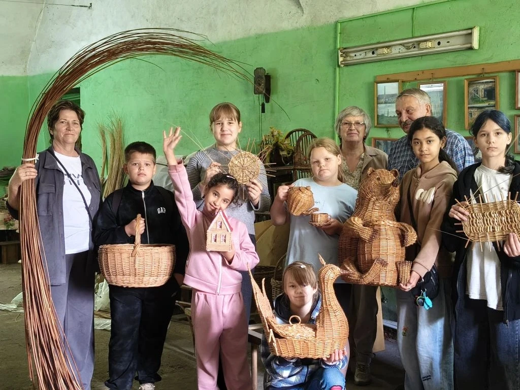 Экскурсия 
   🔖16 июня воспитанники нашего школьного лагеря  посетили предприятие "Лоза" в с. Воскр