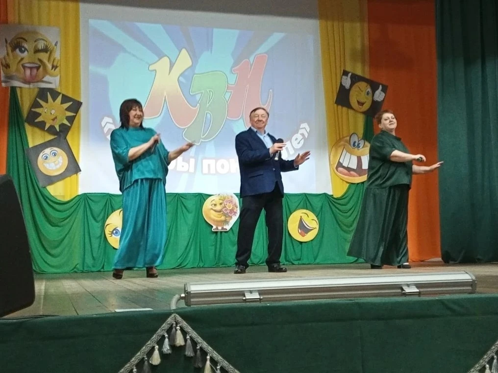 Театральный КВН в Тужинском КДЦ "Актёры поневоле"
В Тужинском культурно-досуговом центре состоялся я