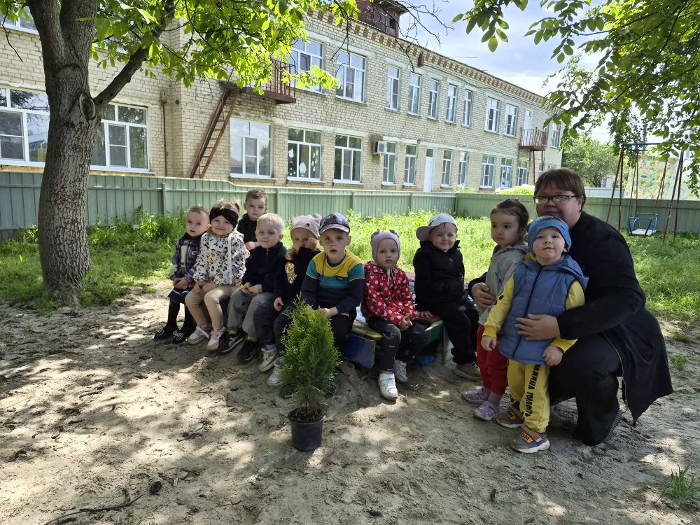 Наш детский сад присоединился к всероссийской акции «Цветущий сад Эколят». Этот проект направлен на 