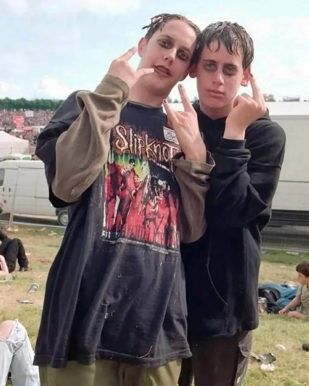 Лето 2001-го, один из самых мощных фестивалей своего времени — Ozzfest 🔥

Именно тогда на одной пло