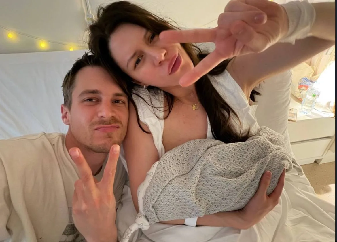 ❤ Иван Янковский и Диана Пожарская стали родителями во второй раз

У пары родился мальчик, которого 