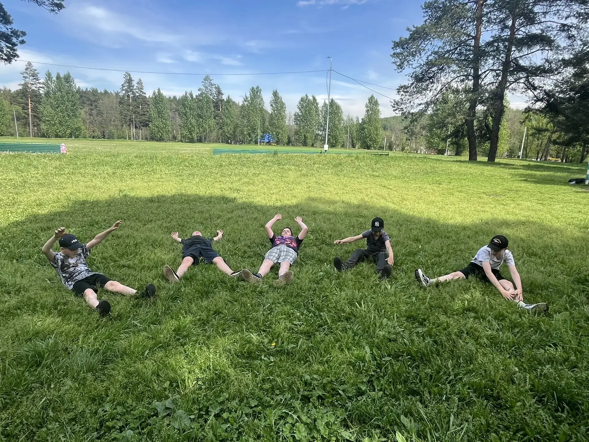 Спортивная площадка открыта. Футбол в Зенковском парке - это для активных, позитивных, выносливых шк